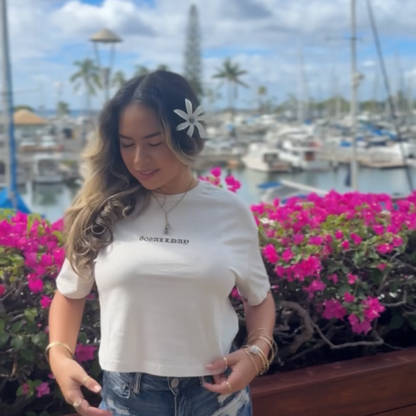808ALLDAY Women's Vintage White Hibiscus Lei T-Shirt