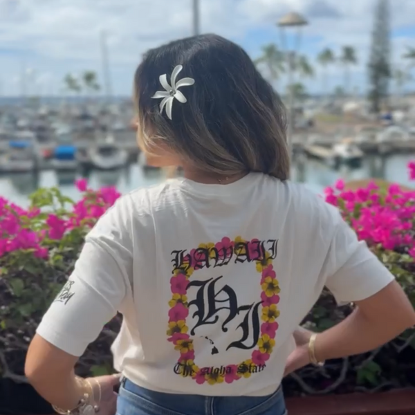 808ALLDAY Women's Vintage White Hibiscus Lei T-Shirt