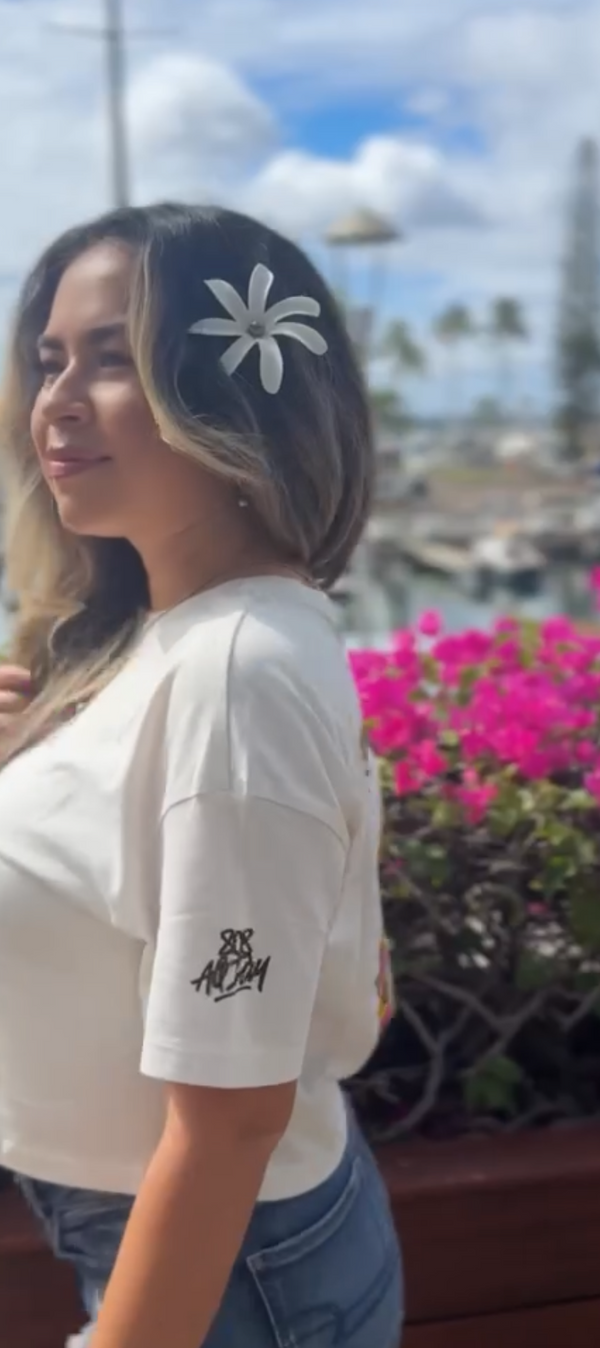 808ALLDAY Women's Vintage White Hibiscus Lei T-Shirt